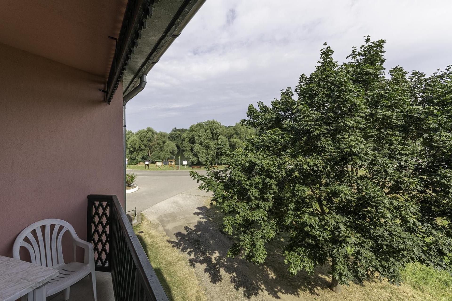 Hableany Hotel Тисафюред Экстерьер фото