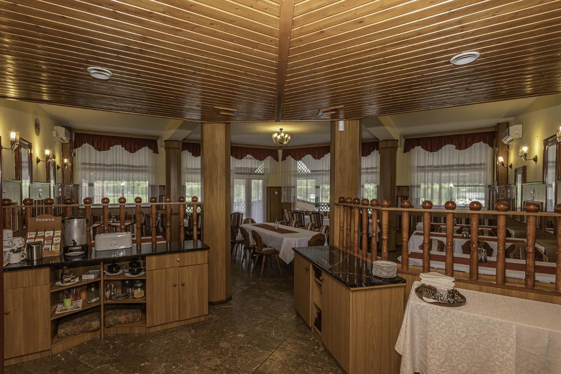 Hableany Hotel Тисафюред Экстерьер фото