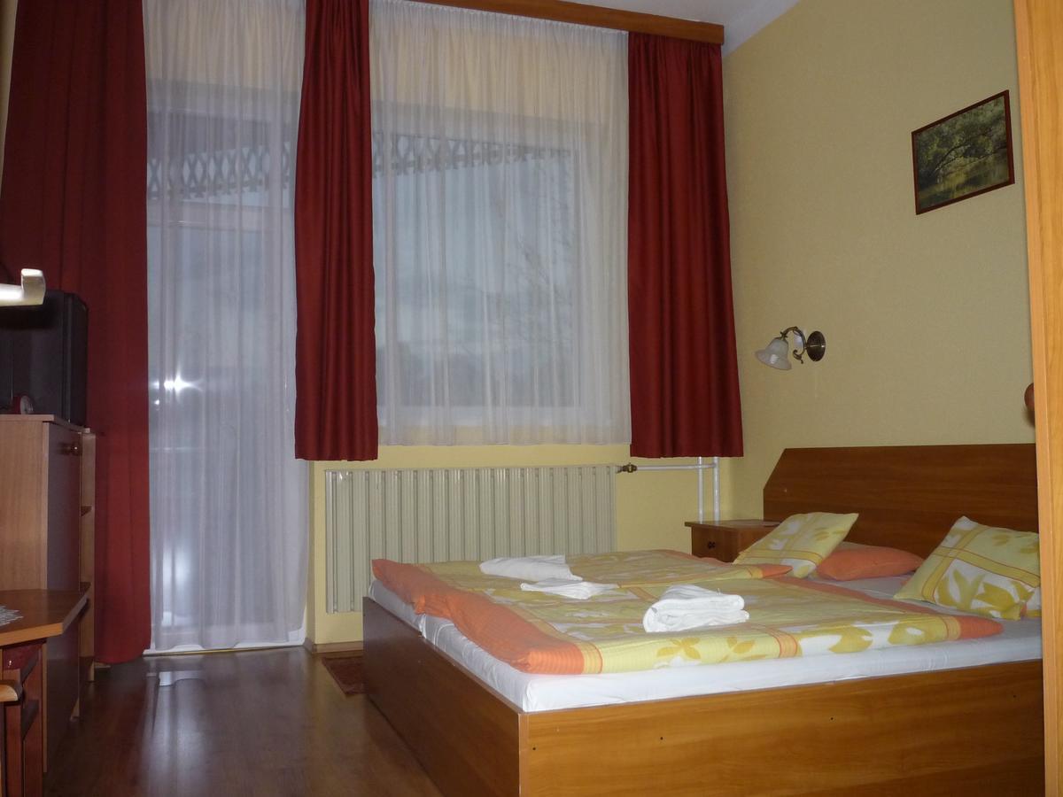 Hableany Hotel Тисафюред Экстерьер фото