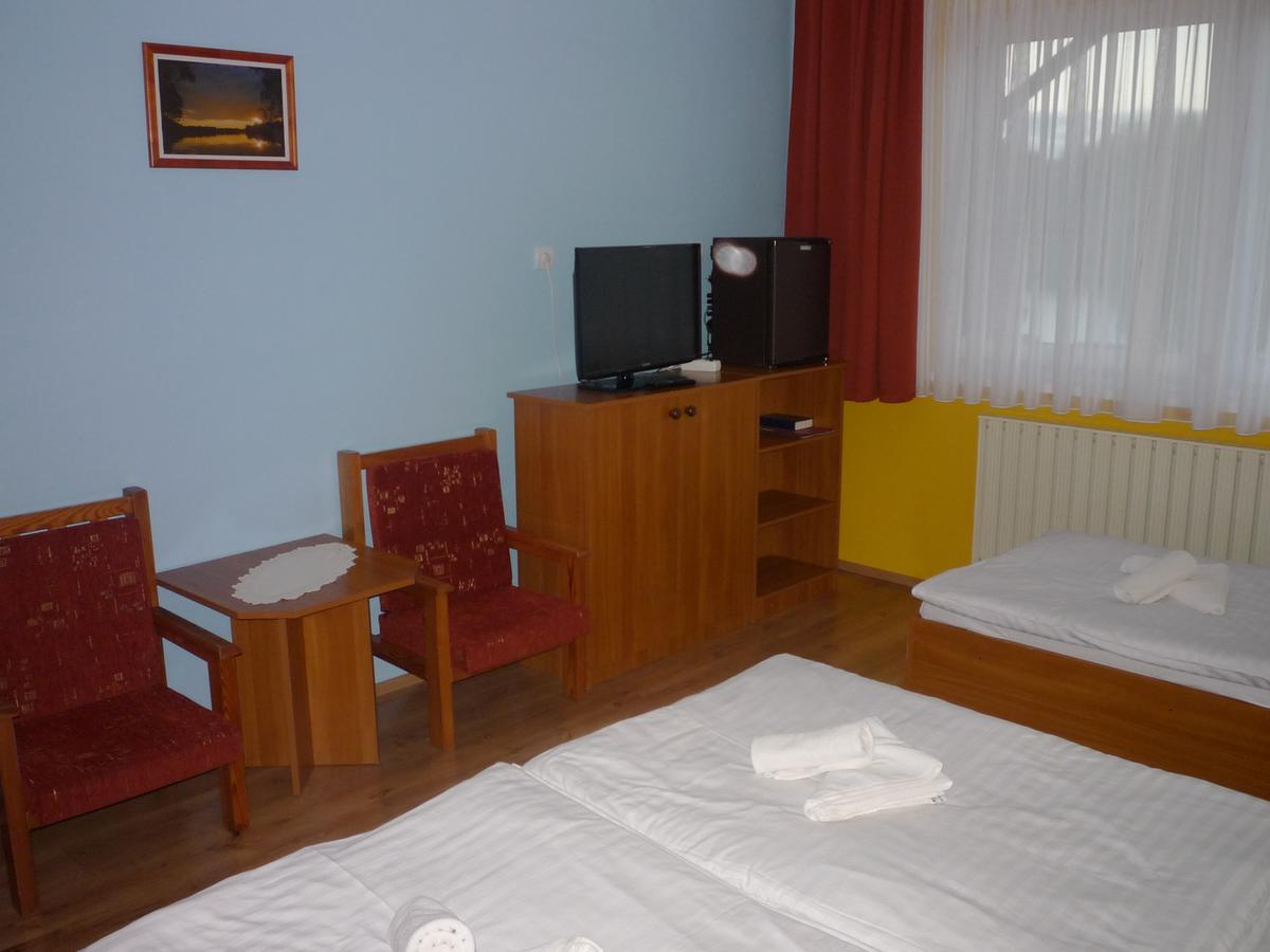 Hableany Hotel Тисафюред Экстерьер фото